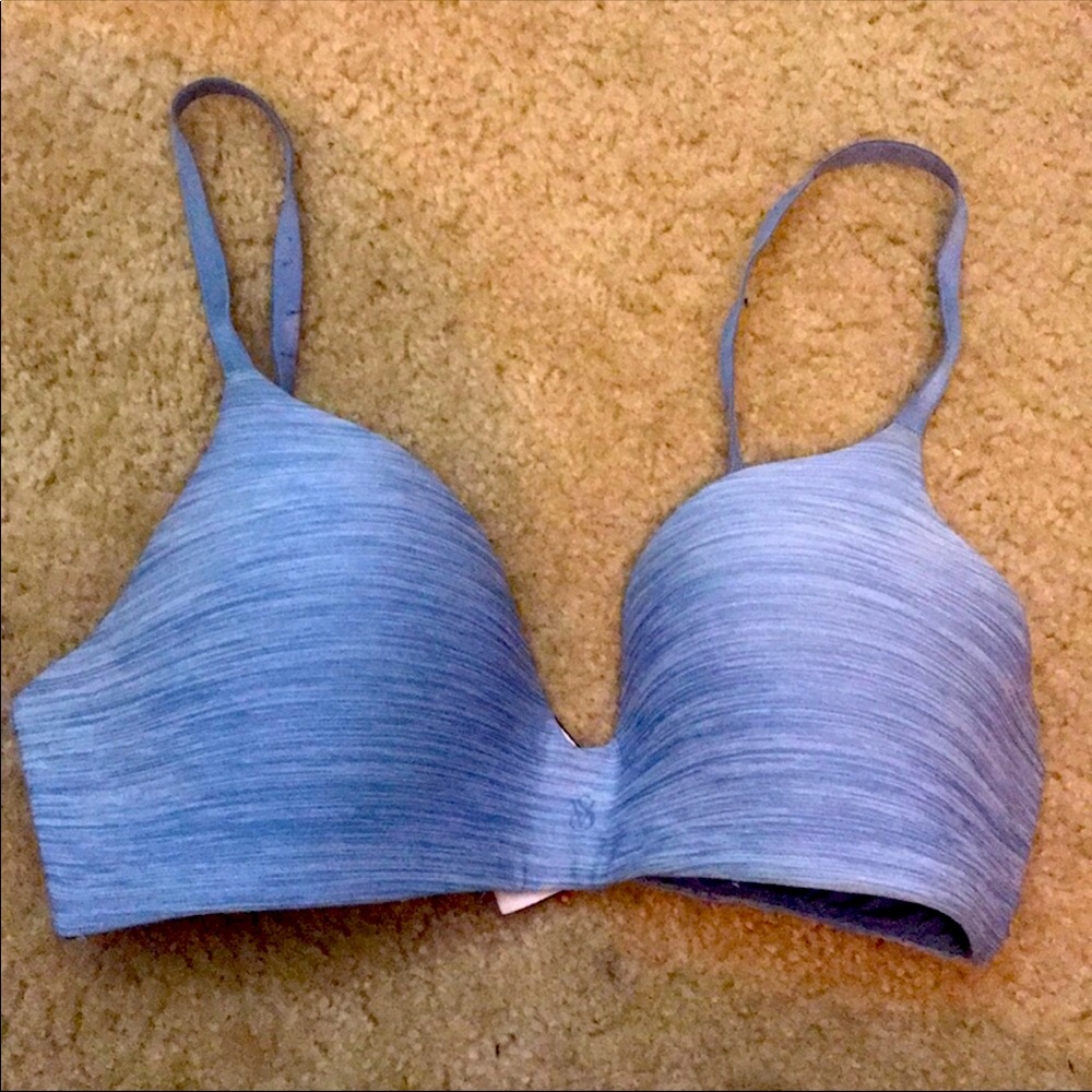 Victoria’s Secret 32D plunge bra